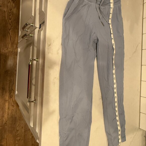 Lululemon Dance Studio Mid-Rise Cropped Pants - Picture 6 of 9
